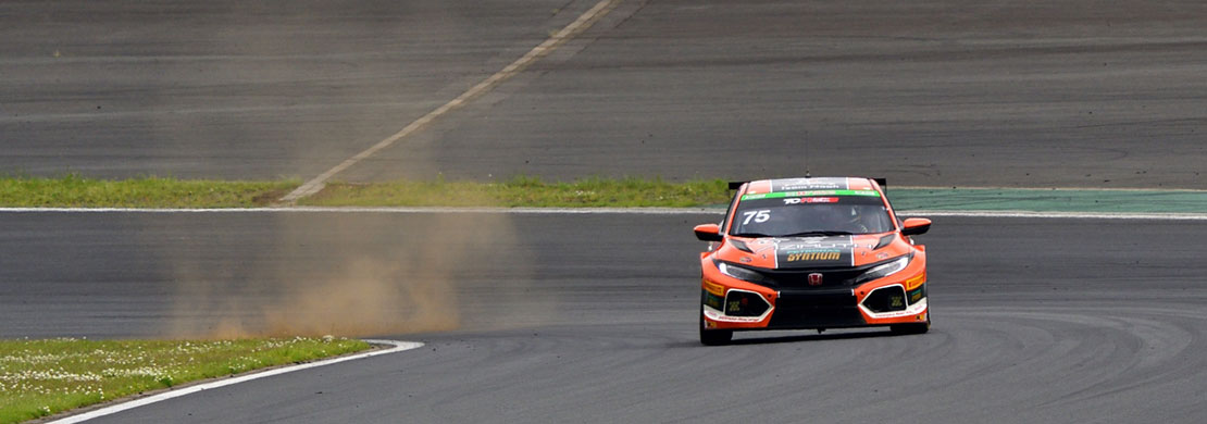 リタイア回避で執念のチェッカー